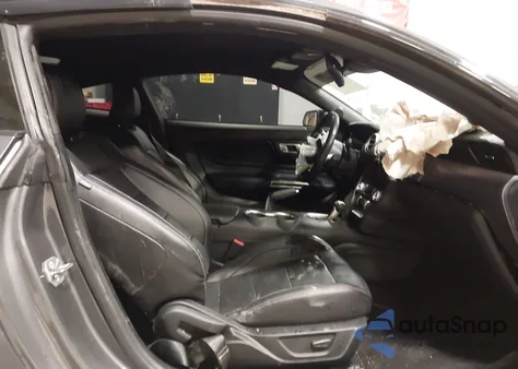 2022 Ford Mustang Ecoboost Premium Fastback z USA, uszkodzony, nr VIN 1FA6P8TH1N5128012